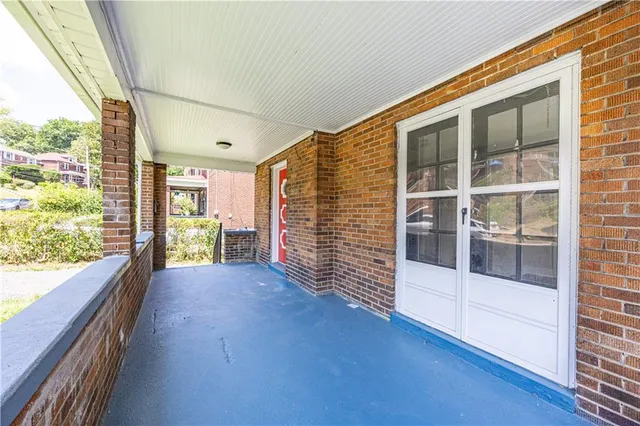 $1,800 | 2020 Frankella Avenue, Pittsburgh, PA 15221