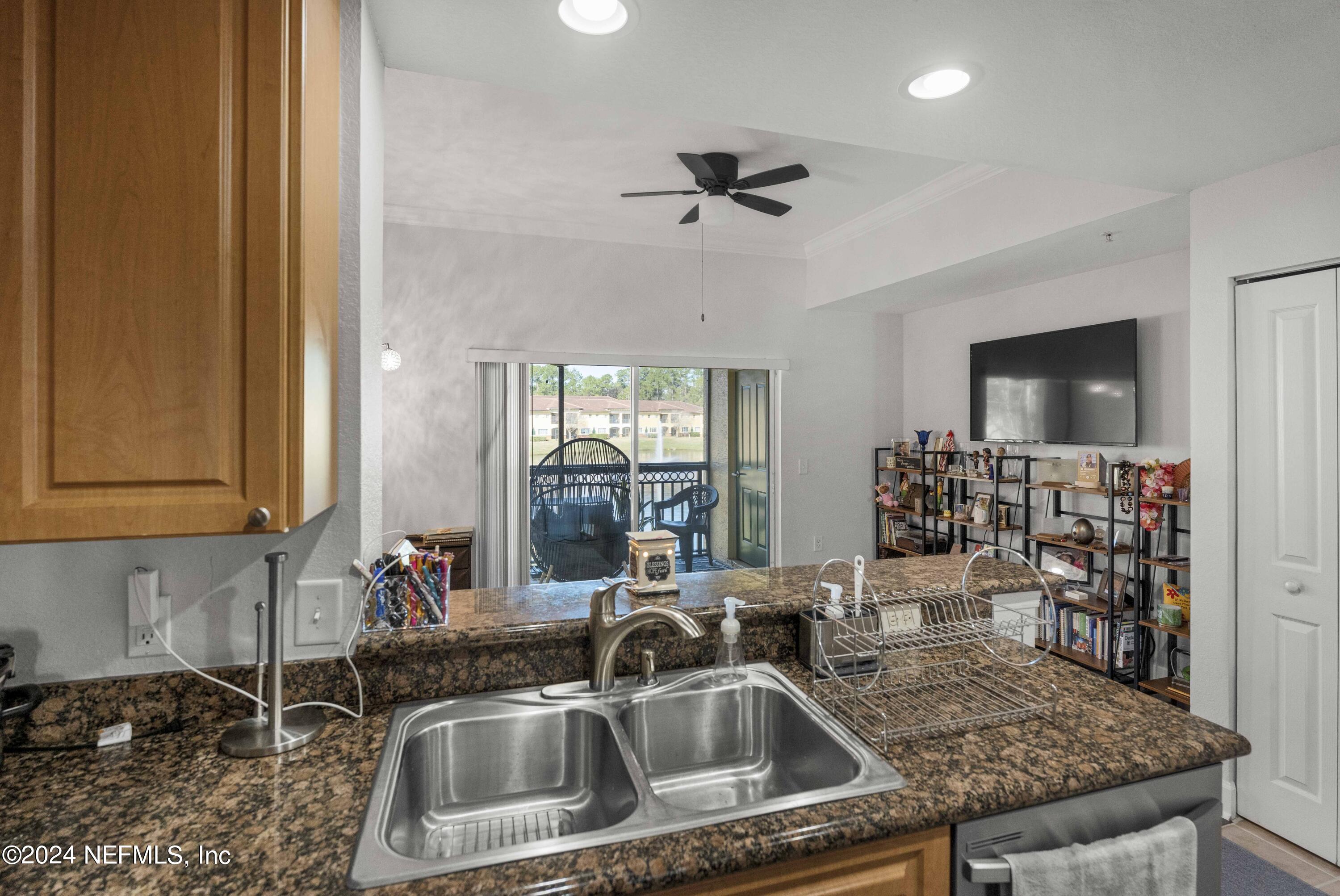 9745 Touchton Road, Unit 3324 Jacksonville, FL 32246 - Photo 12 of 40 9 Kitchen