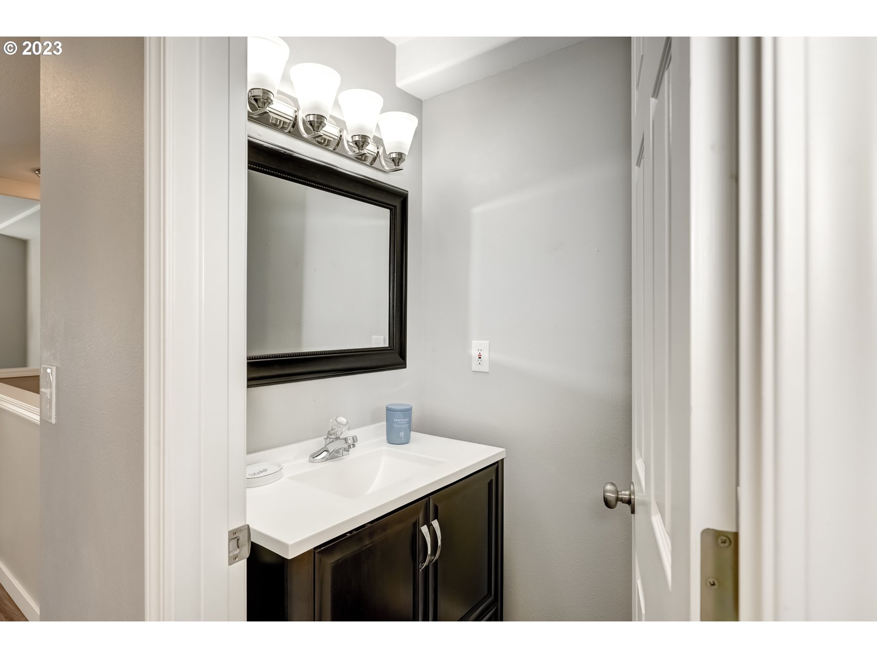 8265 Southwest Seneca Street Tualatin, OR 97062 - Photo 19 of 43 Bathroom