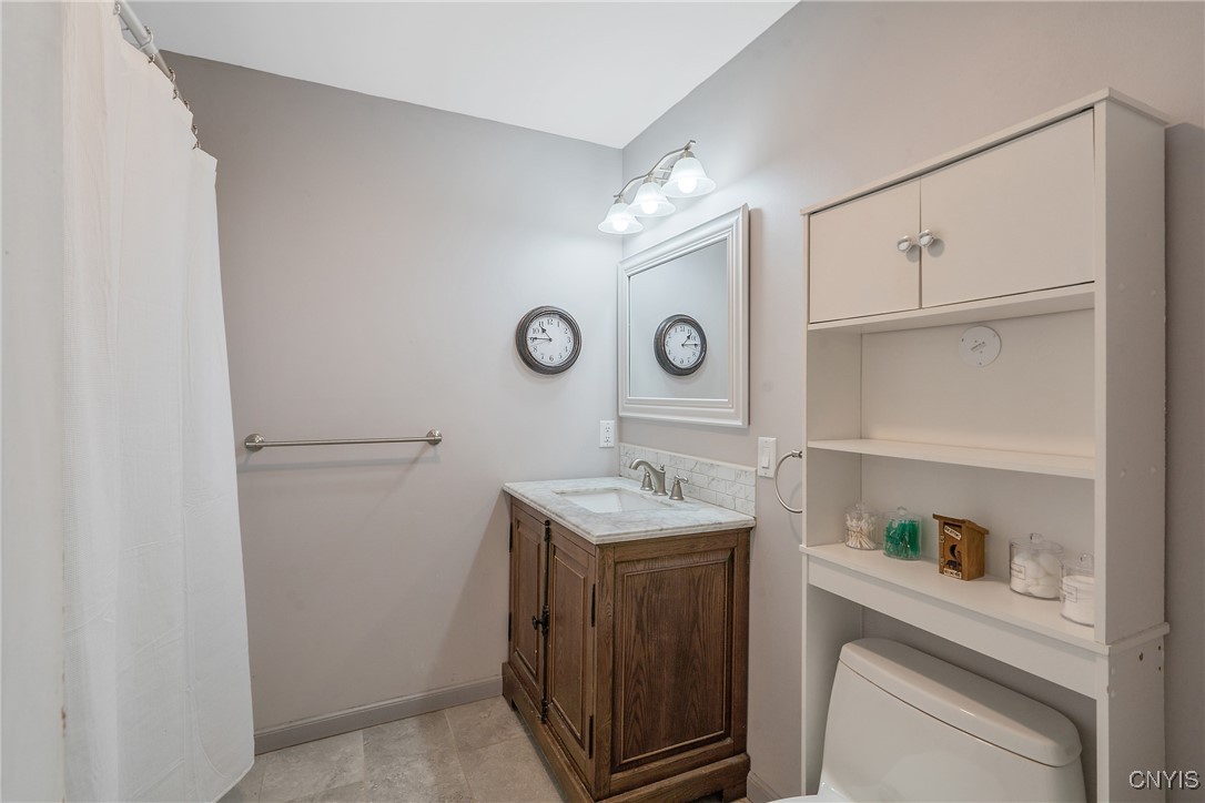 506 Richards Road Camillus, NY 13031 - Photo 22 of 37 Full bathroom on 1st floor