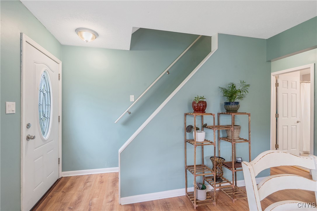 506 Richards Road Camillus, NY 13031 - Photo 4 of 37 Bright and airy foyer