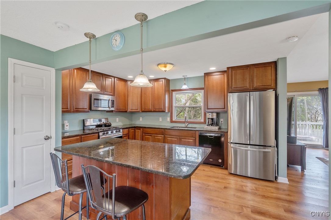 506 Richards Road Camillus, NY 13031 - Photo 8 of 37 Spacious kitchen with abundant counter space and a
