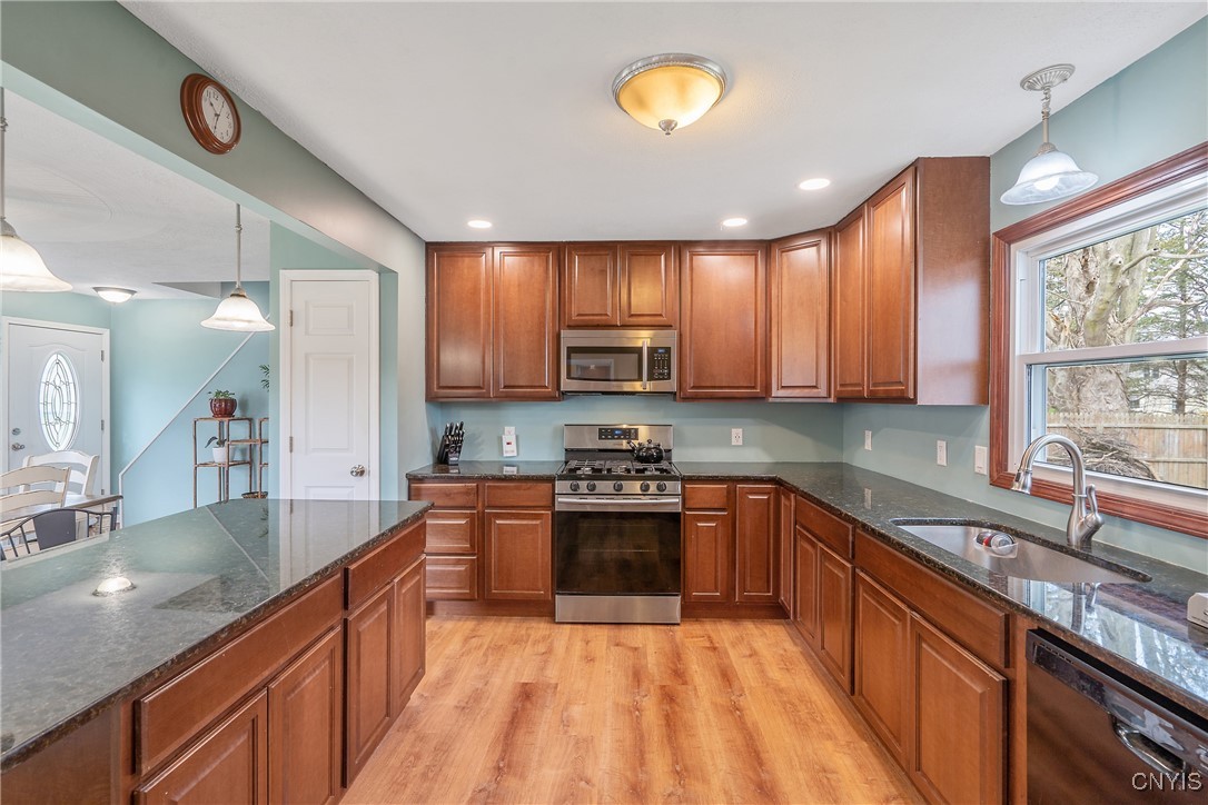 506 Richards Road Camillus, NY 13031 - Photo 10 of 37 Spacious kitchen with abundant counter space and a