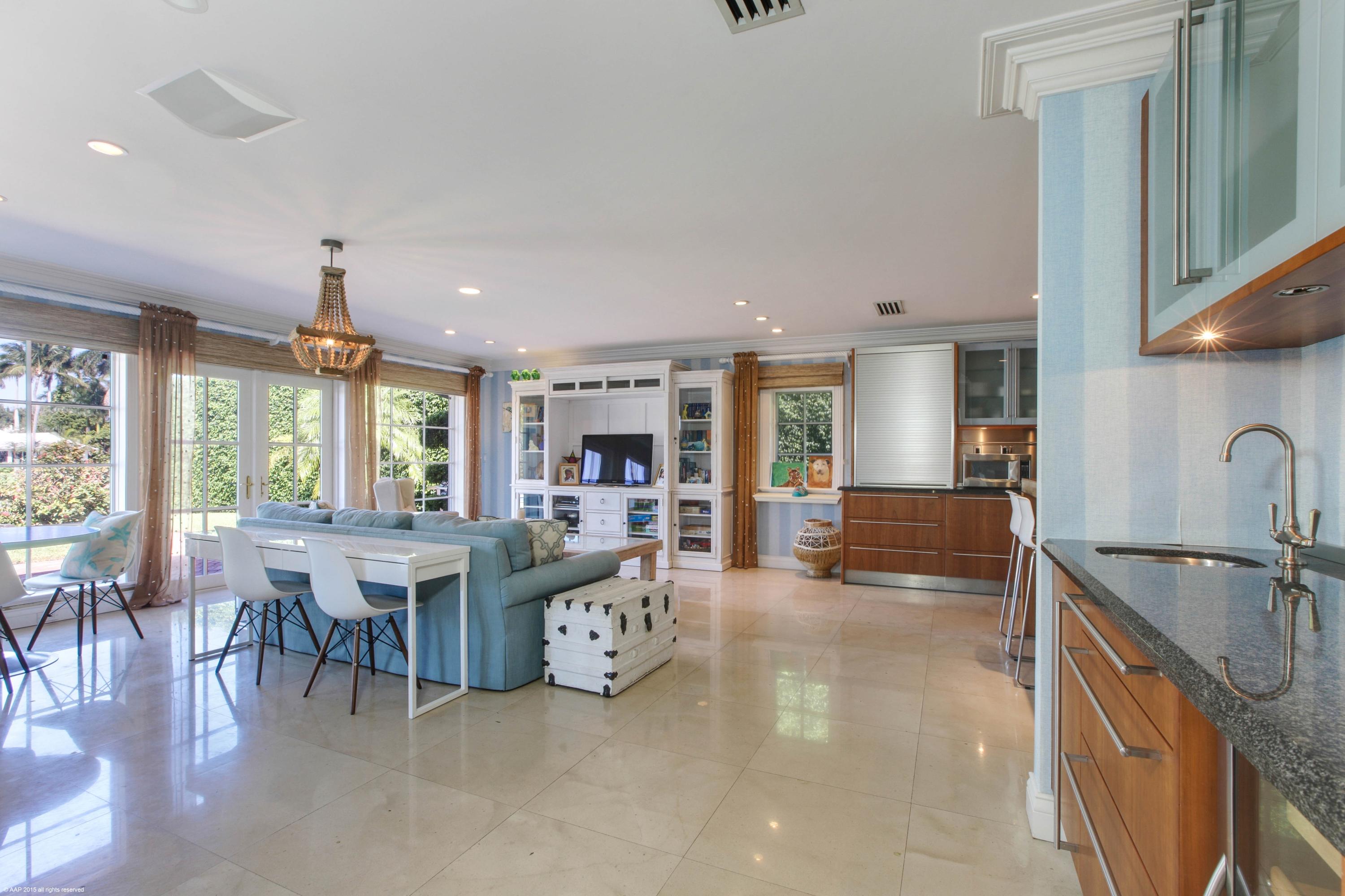 539 Middle Road Gulf Stream, FL 33483 - Photo 13 of 27 #12 Family Room