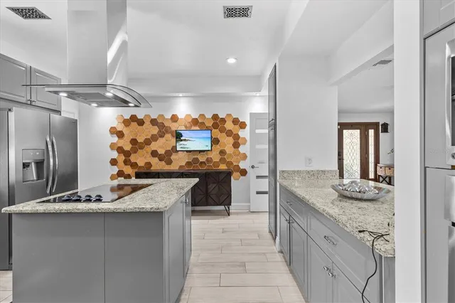 $995,000 | 5914 La Rosa Lane, Apollo Beach, FL 33572