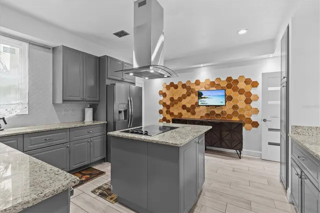 $995,000 | 5914 La Rosa Lane, Apollo Beach, FL 33572