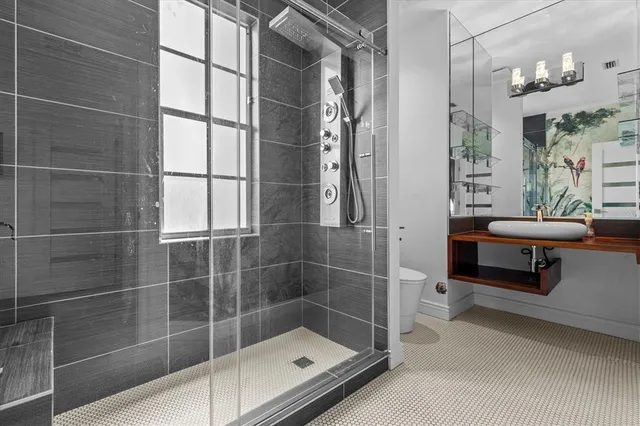 $995,000 | 5914 La Rosa Lane, Apollo Beach, FL 33572