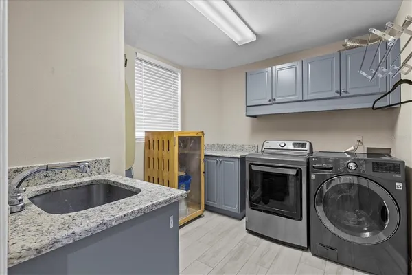 $995,000 | 5914 La Rosa Lane, Apollo Beach, FL 33572