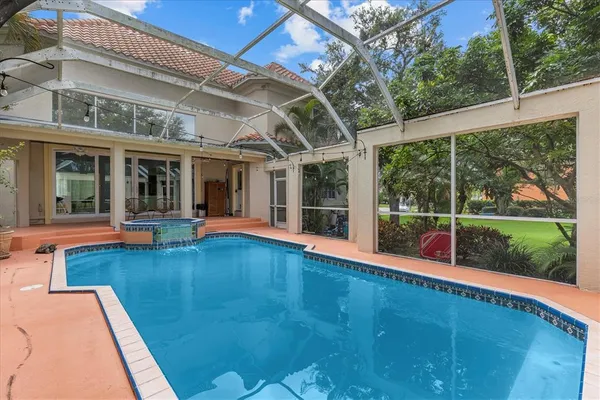 $995,000 | 5914 La Rosa Lane, Apollo Beach, FL 33572