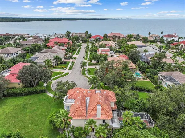 $995,000 | 5914 La Rosa Lane, Apollo Beach, FL 33572