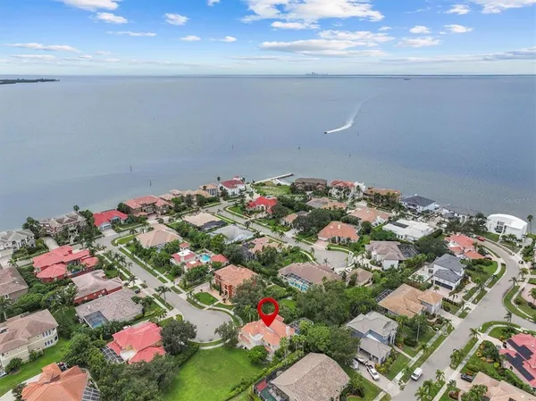 $995,000 | 5914 La Rosa Lane, Apollo Beach, FL 33572