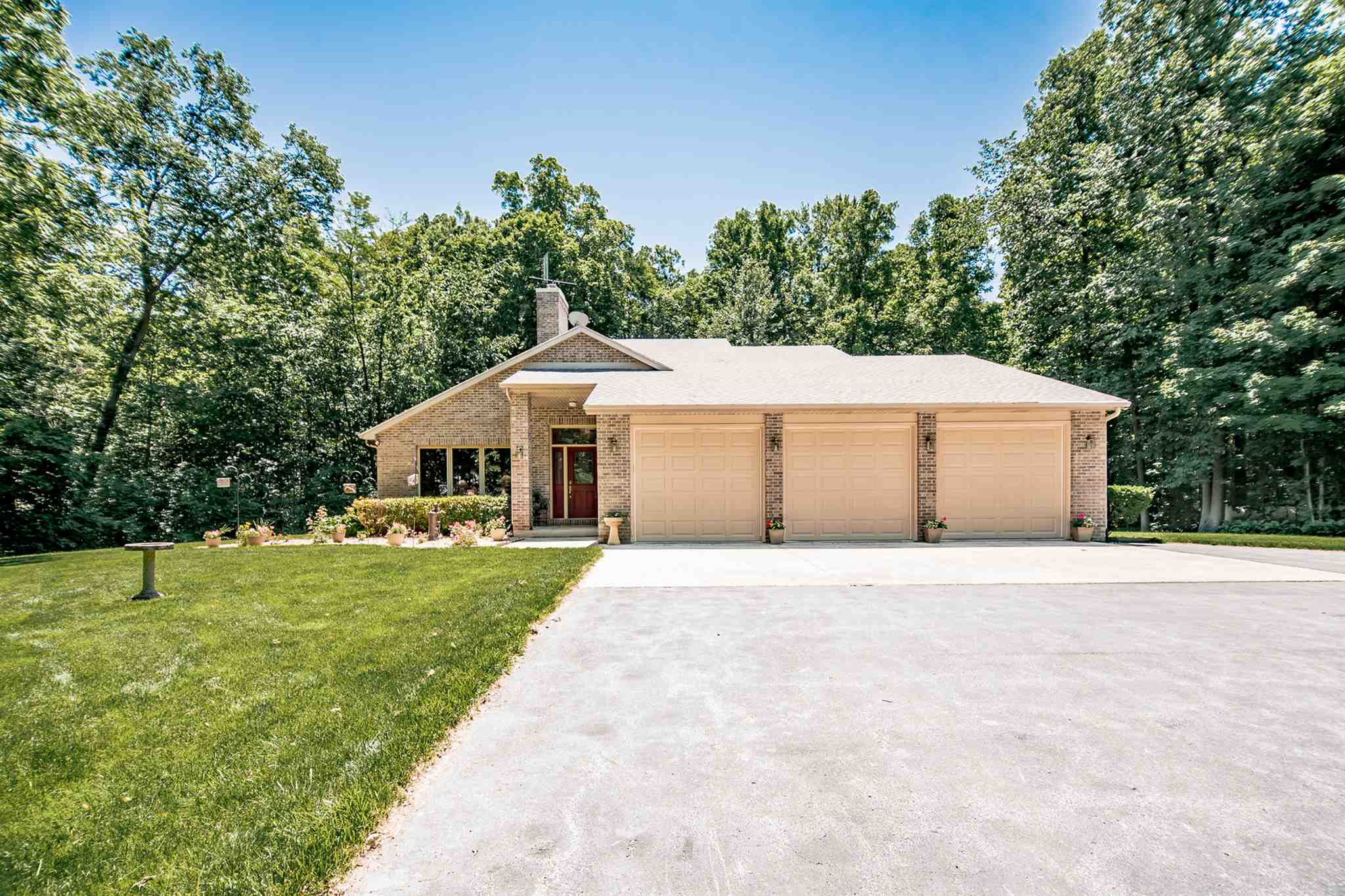 10541 North Meridian Road Roanoke, IN 46783 - Photo 4 of 36 Gallery Image 4