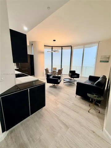 $1,249,000 | 45 Southwest 9th Street, Unit 4606, Miami, FL 33130