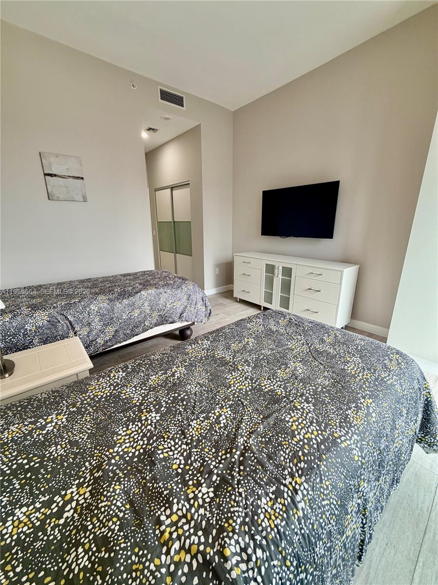 45 Southwest 9th Street, Unit 4606 Miami, FL 33130 - Photo 37 of 63