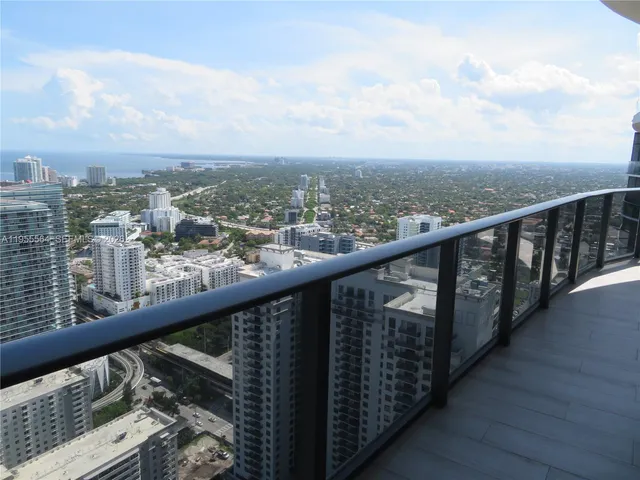 $1,249,000 | 45 Southwest 9th Street, Unit 4606, Miami, FL 33130