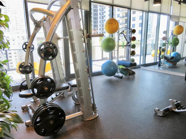 $1,249,000 | 45 Southwest 9th Street, Unit 4606, Miami, FL 33130