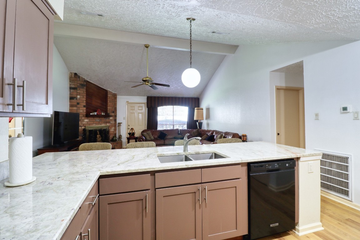 3446 Cheaney Drive Houston, TX 77066 - Photo 19 of 49