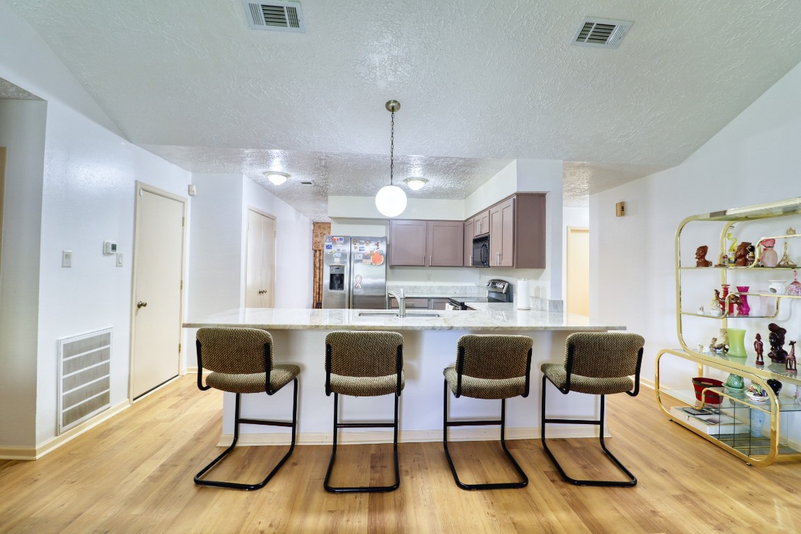 3446 Cheaney Drive Houston, TX 77066 - Photo 3 of 49