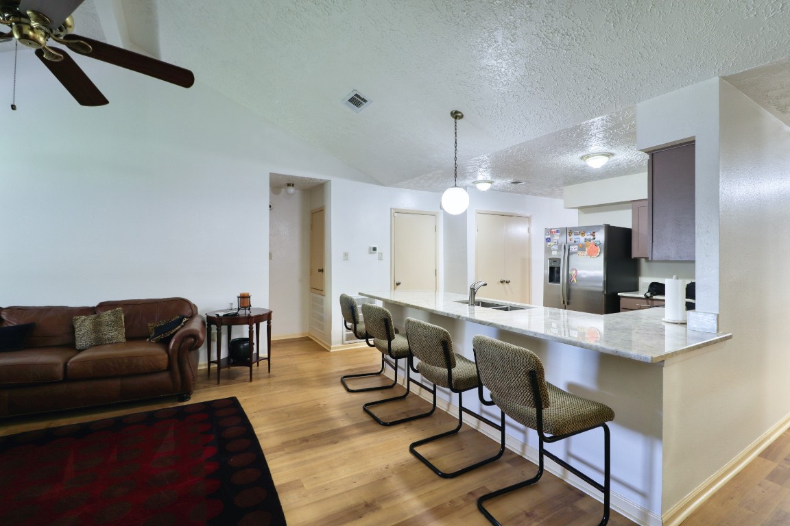 3446 Cheaney Drive Houston, TX 77066 - Photo 4 of 49