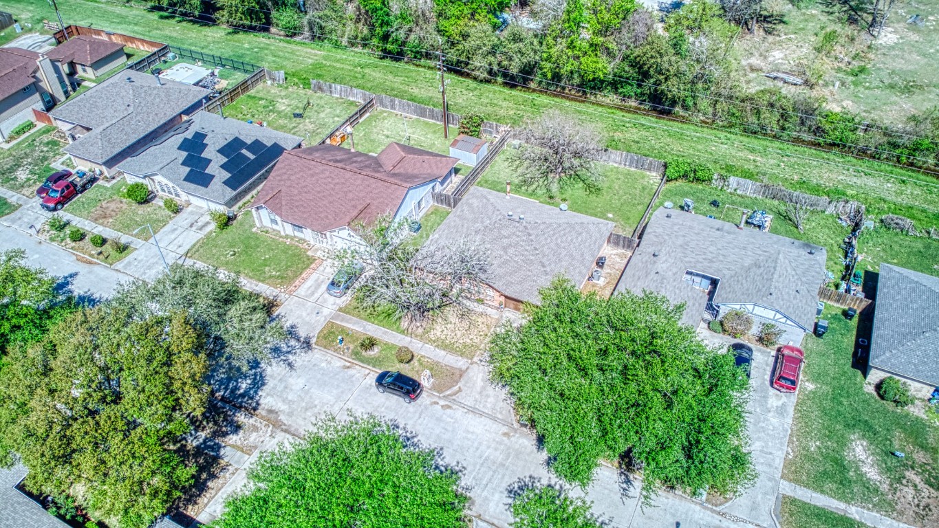 3446 Cheaney Drive Houston, TX 77066 - Photo 44 of 49 an aerial view of a house with garden