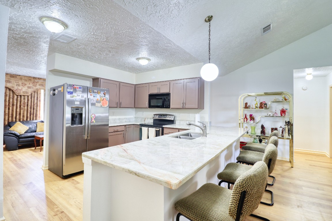 3446 Cheaney Drive Houston, TX 77066 - Photo 6 of 49