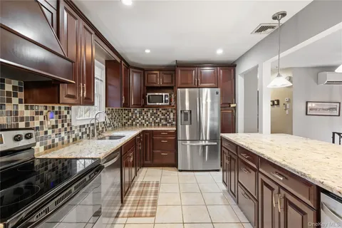 $750,000 | 70 Hilltop Drive, North Salem, NY 10560