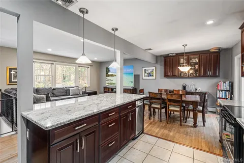 $750,000 | 70 Hilltop Drive, North Salem, NY 10560