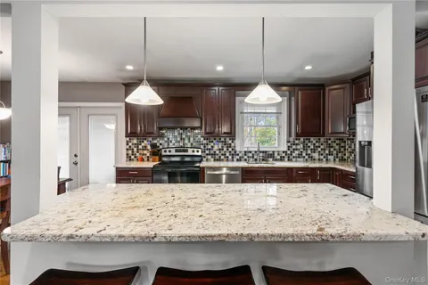 $750,000 | 70 Hilltop Drive, North Salem, NY 10560