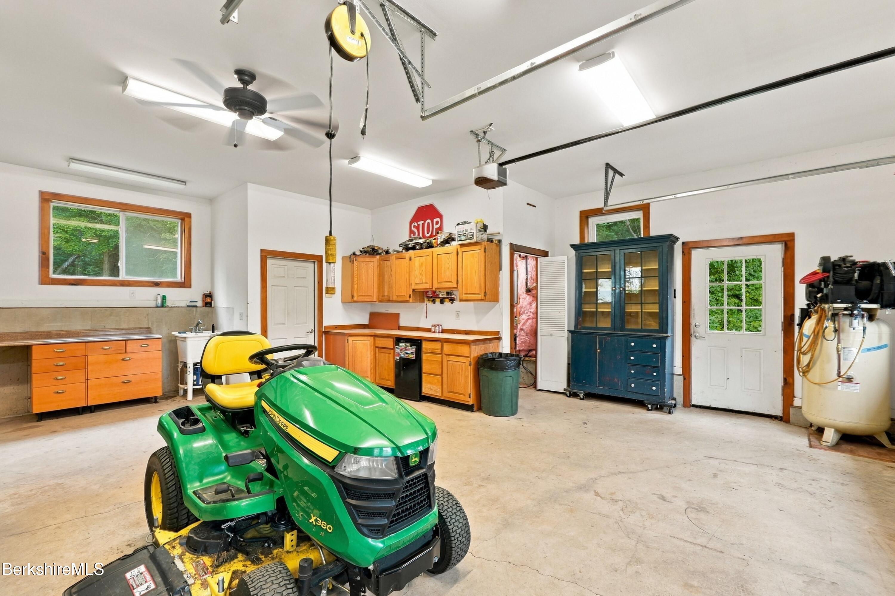 332 Hancock Road Pittsfield, MA 01201 - Photo 20 of 52 ADM03198