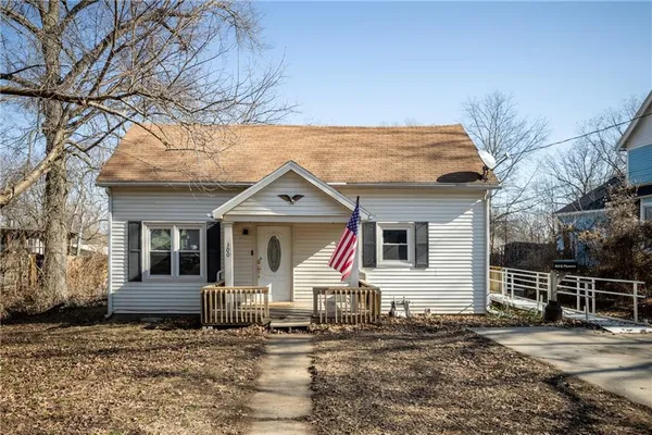 $149,000 | 300 East Florence Street, Windsor, MO 65360
