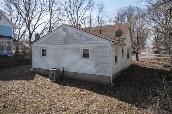 $149,000 | 300 East Florence Street, Windsor, MO 65360