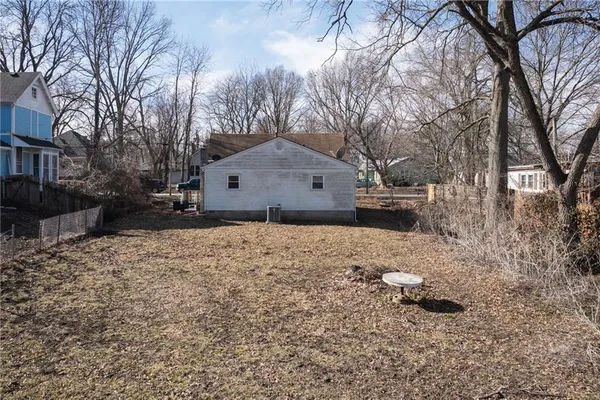 $149,000 | 300 East Florence Street, Windsor, MO 65360