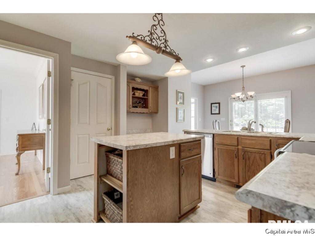 3416 Elderberry Lane Springfield, IL 62711 - Photo 11 of 34 Gallery Image 11