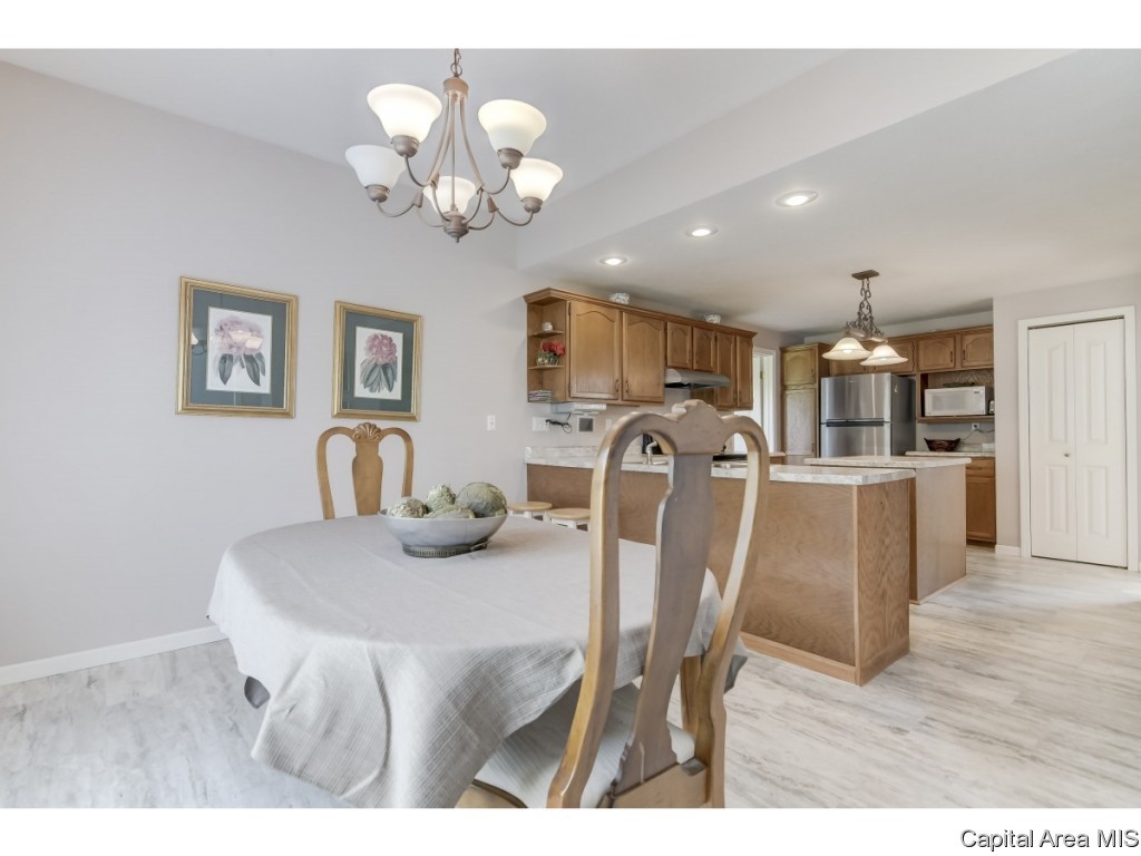 3416 Elderberry Lane Springfield, IL 62711 - Photo 14 of 34 Gallery Image 14