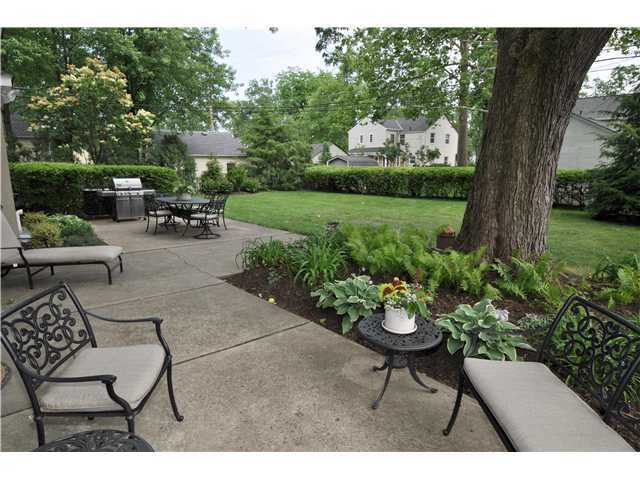 1587 Cardiff Road Columbus, OH 43221 - Photo 4 of 25