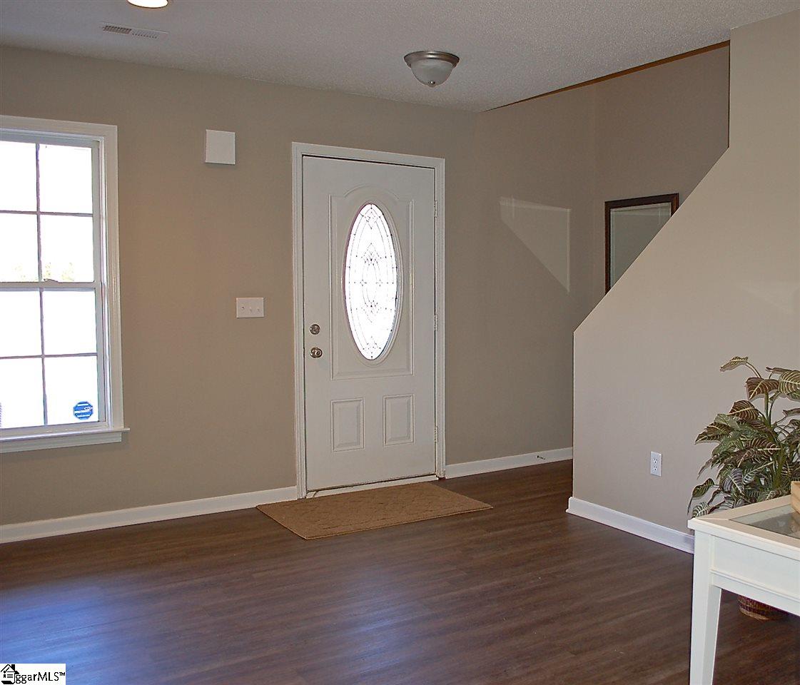 390 Gibbs Road Wellford, SC 29385 - Photo 4 of 31 Gallery Image 4