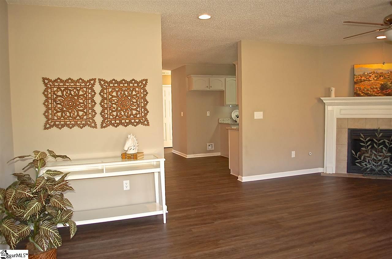 390 Gibbs Road Wellford, SC 29385 - Photo 5 of 31 Gallery Image 5