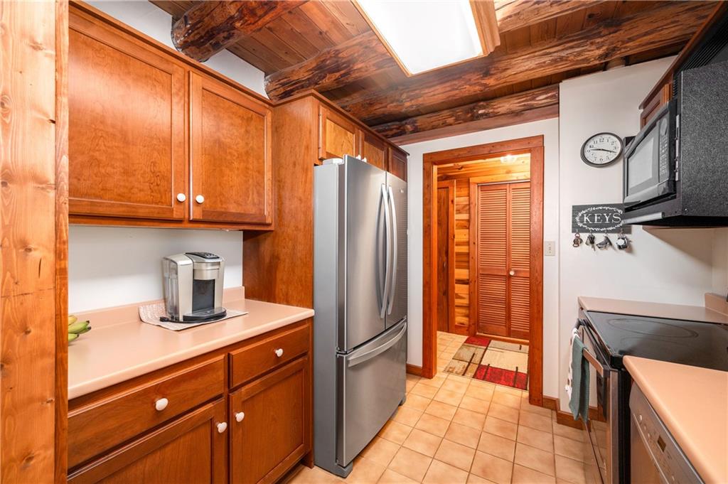 142 Cashdollar Road Mars, PA 16046 - Photo 15 of 44 a kitchen with stainless steel appliances granite countertop a refrigerator and a sink