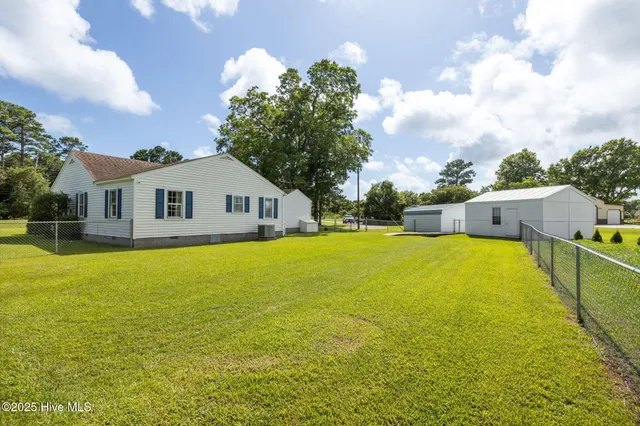 $248,000 | 385 Highway 70 Bettie, Beaufort, NC 28516
