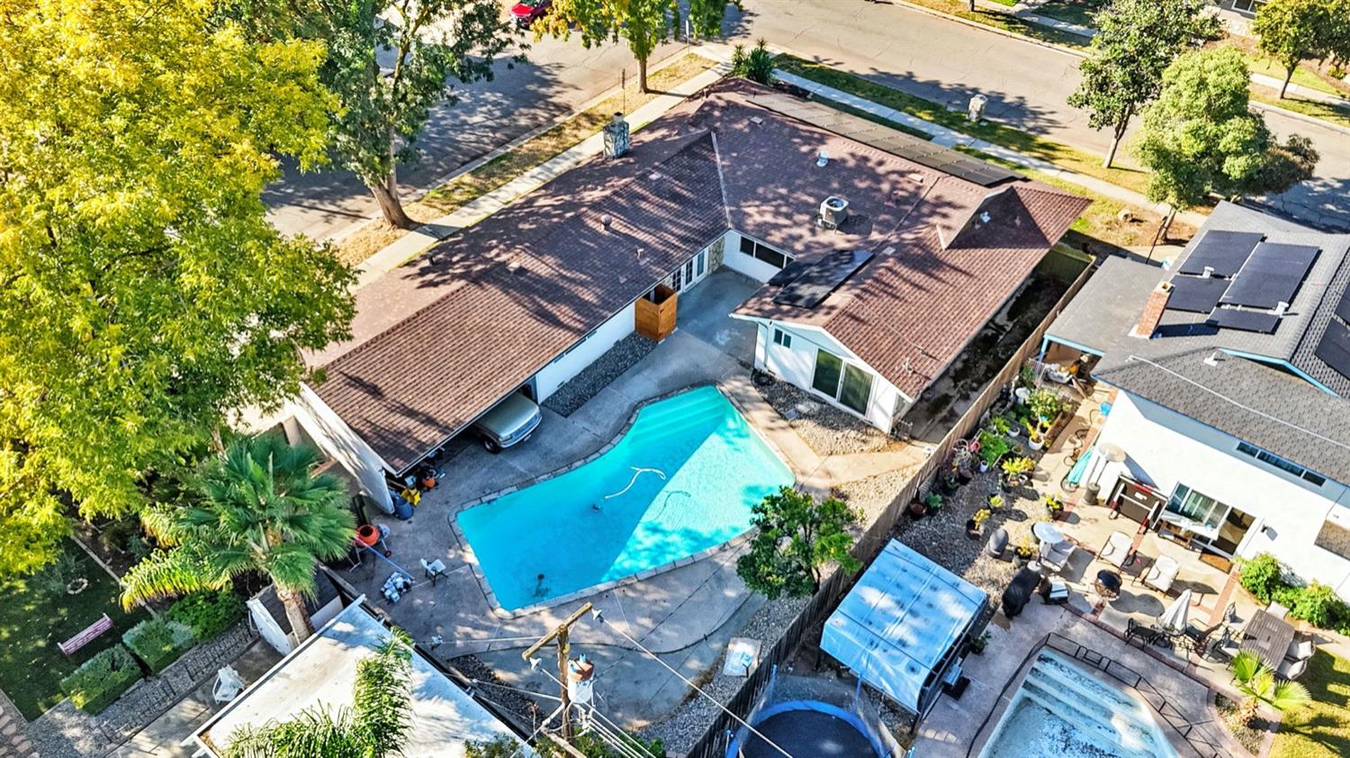 5654 North 7th Street Fresno, CA 93710 - Photo 37 of 38 an aerial view of a house with a garden