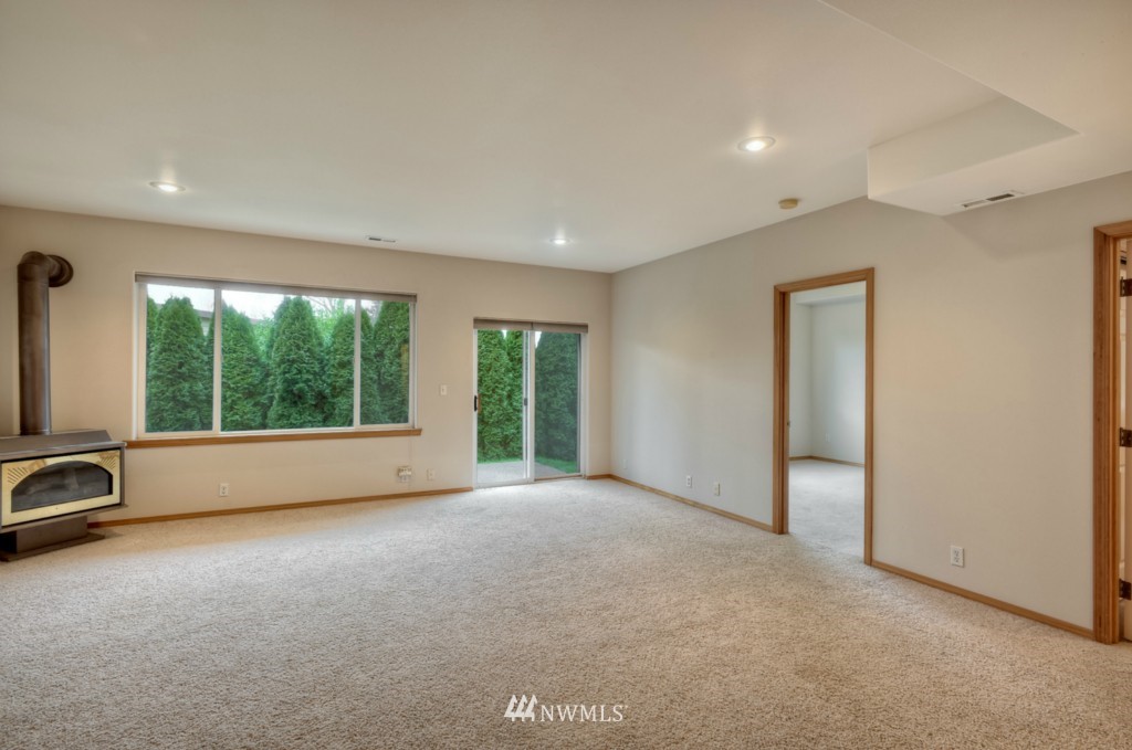 733 Edmonds Street Edmonds, WA 98020 - Photo 14 of 15