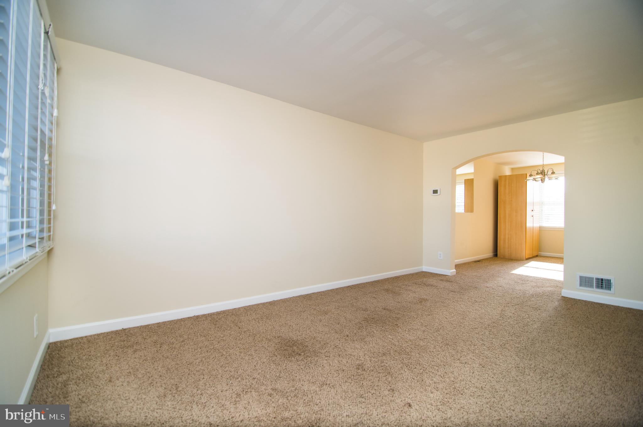 7455 Durwood Road Baltimore, MD 21222 - Photo 9 of 33 Living Room