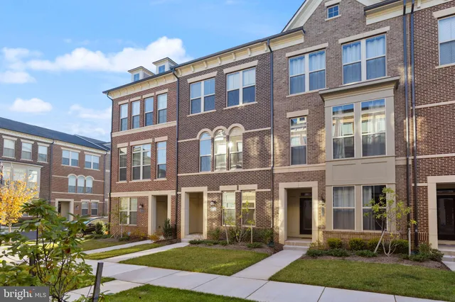 $4,100 | 20692 Glenmont Terrace, Ashburn, VA 20147