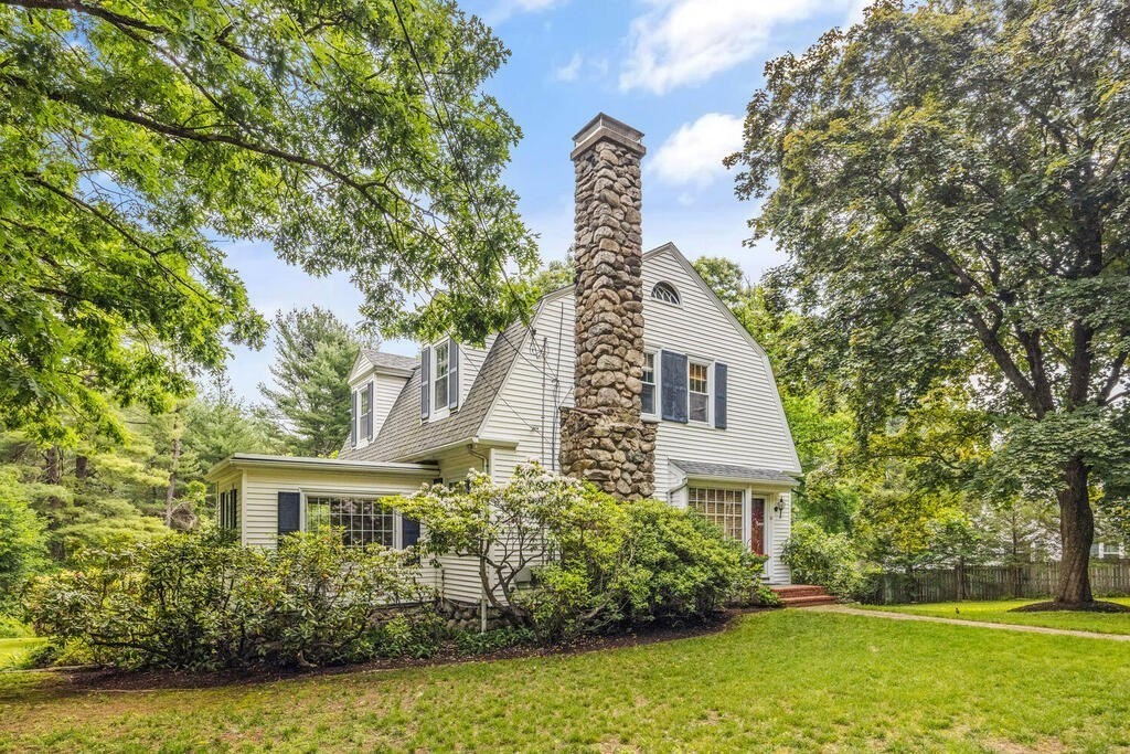 61 Burlington Street Lexington, MA 02420 - Photo 2 of 37