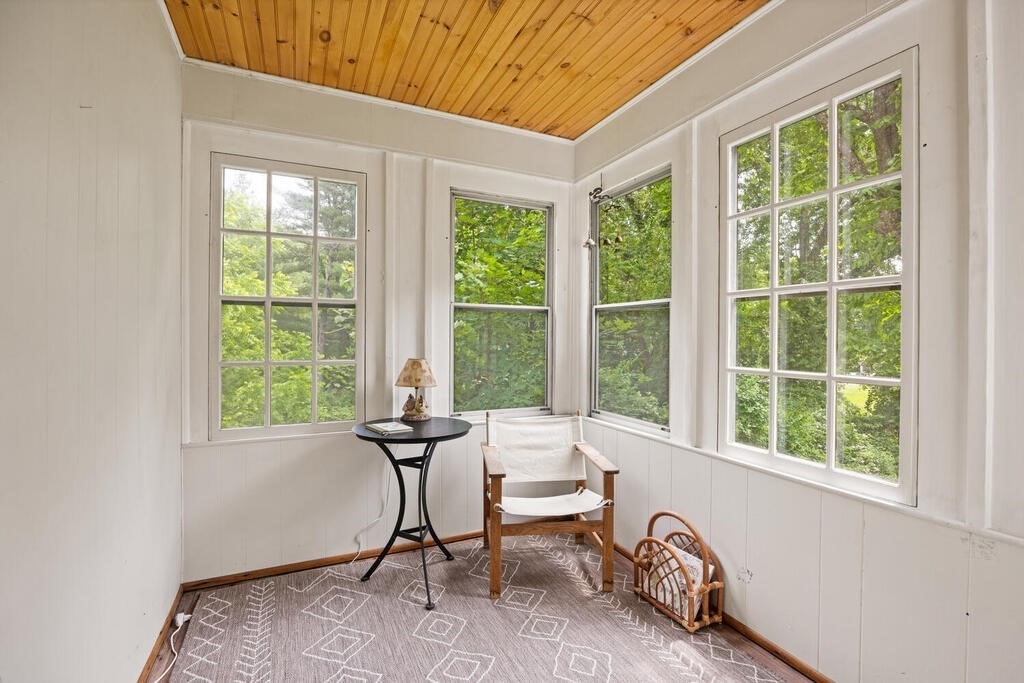 61 Burlington Street Lexington, MA 02420 - Photo 25 of 37