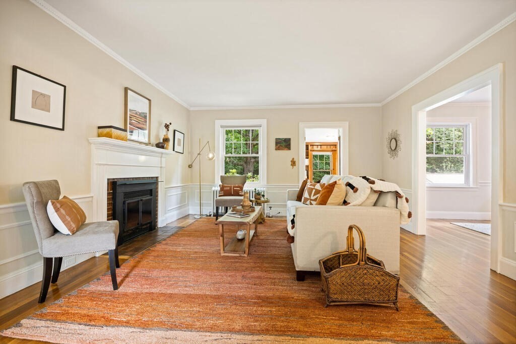 61 Burlington Street Lexington, MA 02420 - Photo 4 of 37