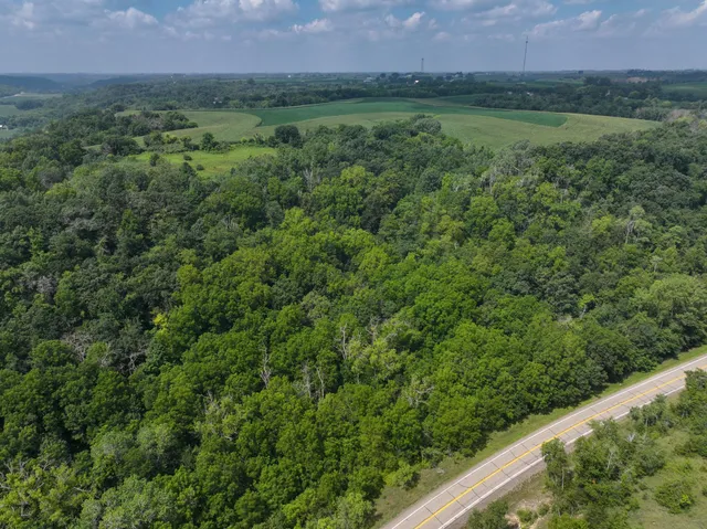 $900,000 | 27466 County 5 Boulevard, Red Wing, MN 55066