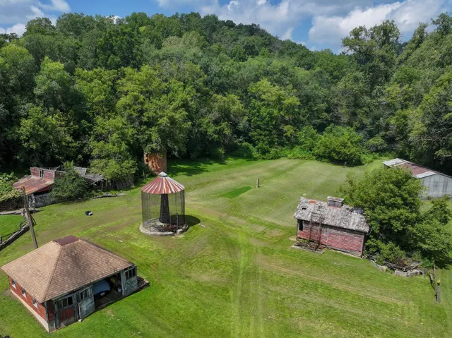 $900,000 | 27466 County 5 Boulevard, Red Wing, MN 55066