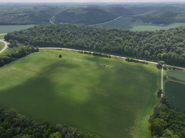 $900,000 | 27466 County 5 Boulevard, Red Wing, MN 55066