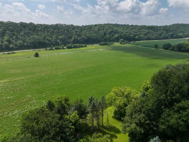 $900,000 | 27466 County 5 Boulevard, Red Wing, MN 55066